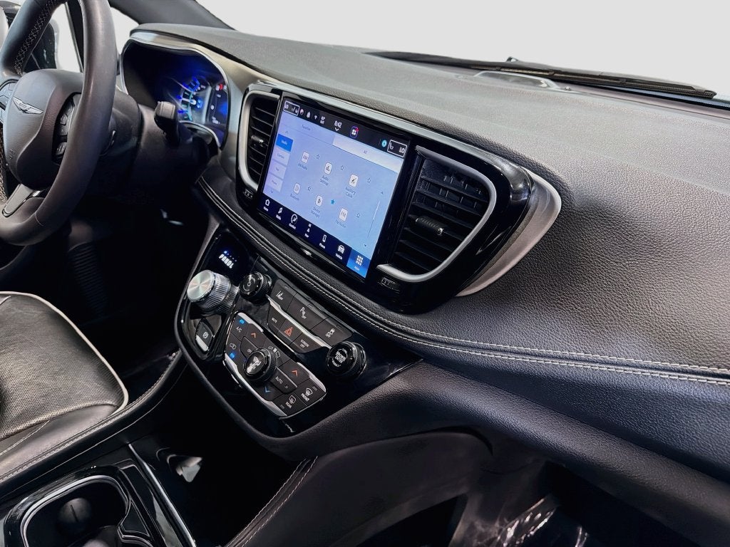 2023 Chrysler Pacifica Hybrid Limited