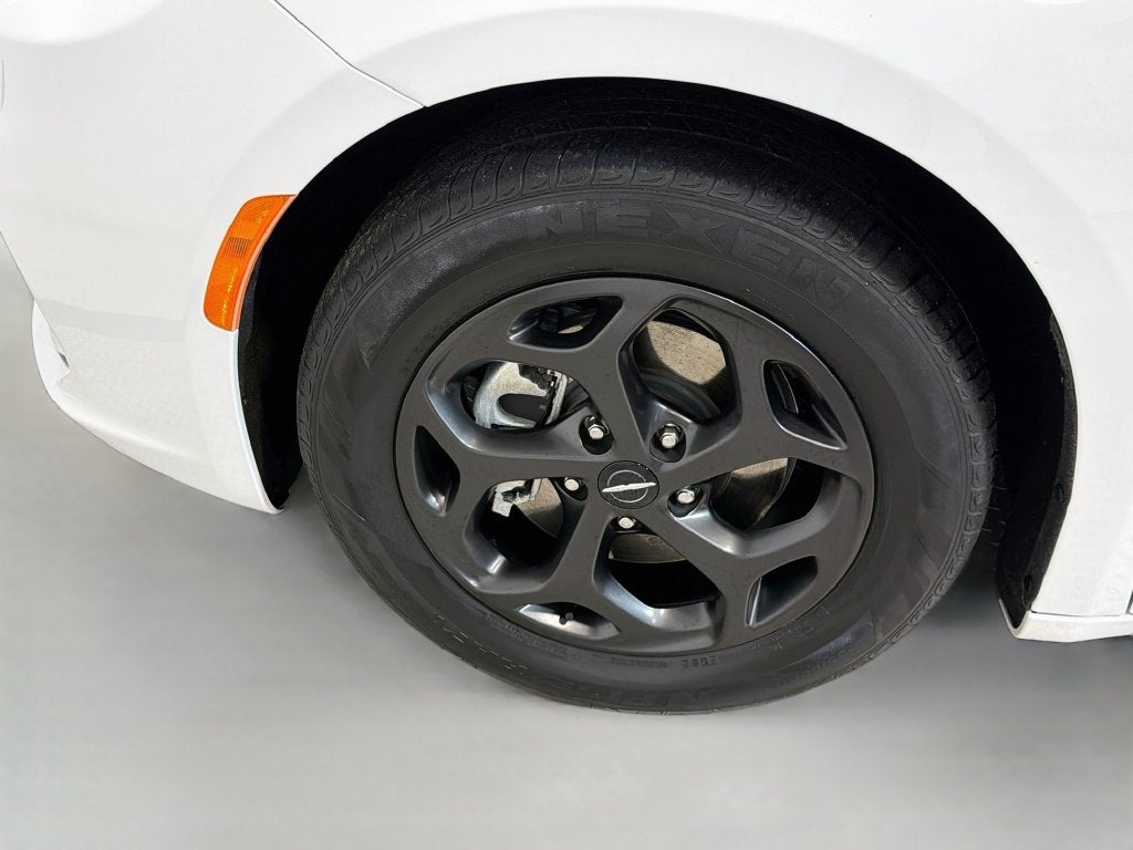 2023 Chrysler Pacifica Hybrid Limited