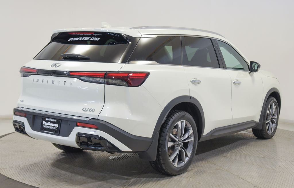 2023 INFINITI QX60 LUXE