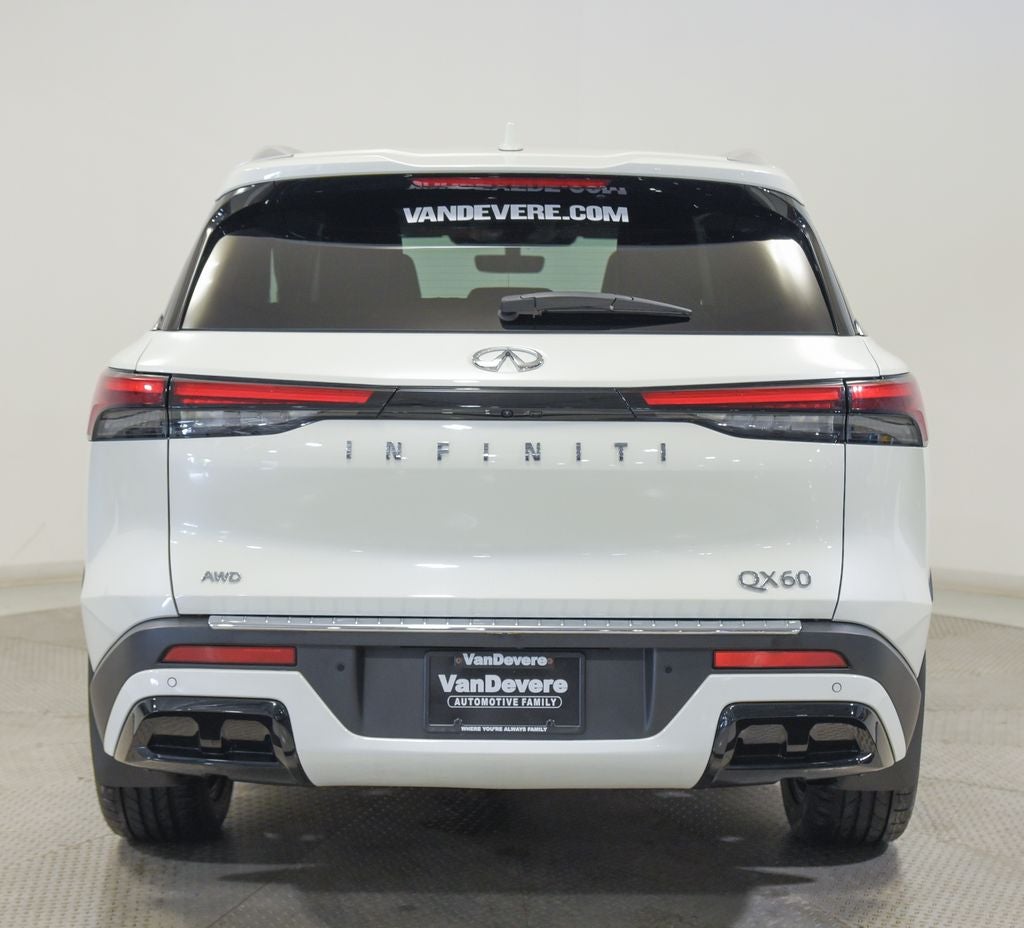 2023 INFINITI QX60 LUXE