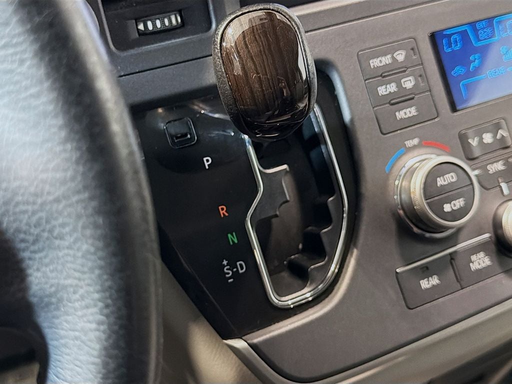 2020 Toyota Sienna XLE 7 Passenger