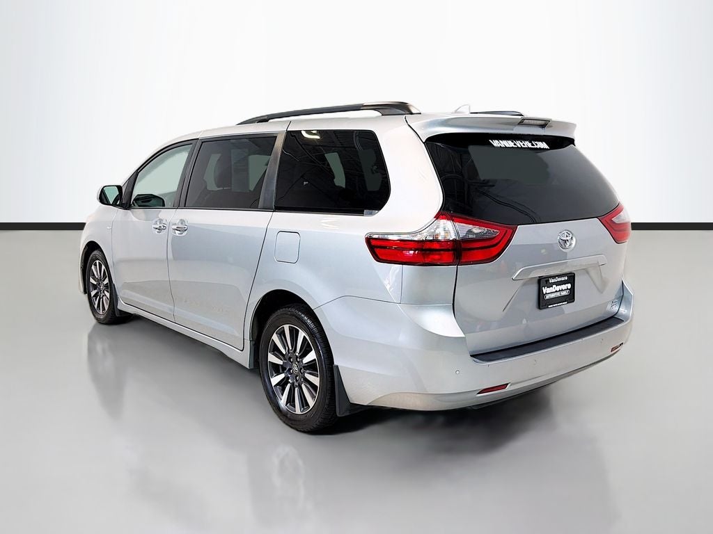 2020 Toyota Sienna XLE 7 Passenger