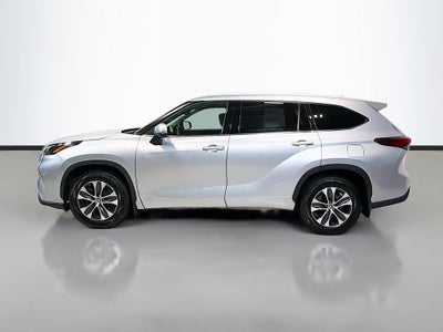 2022 Toyota Highlander Hybrid XLE