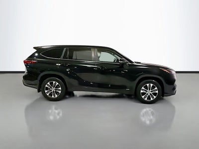 2023 Toyota Highlander Hybrid XLE