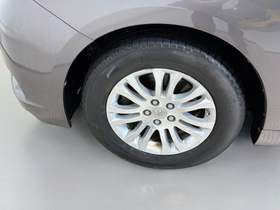 2014 Toyota Sienna XLE 8 Passenger