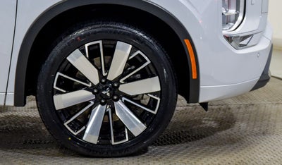 2025 Mitsubishi Outlander Base