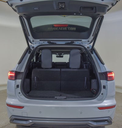 2025 Mitsubishi Outlander Base