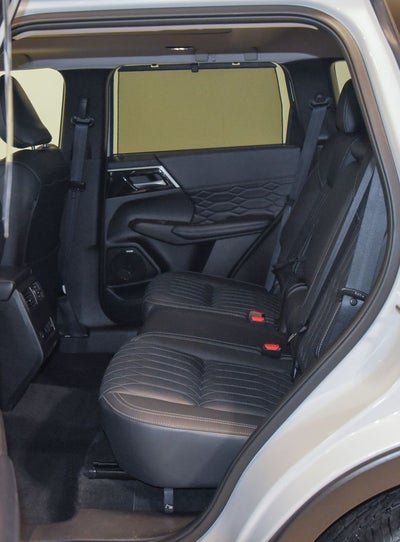 2025 Mitsubishi Outlander Base