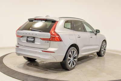 2022 Volvo XC60 B5 Momentum