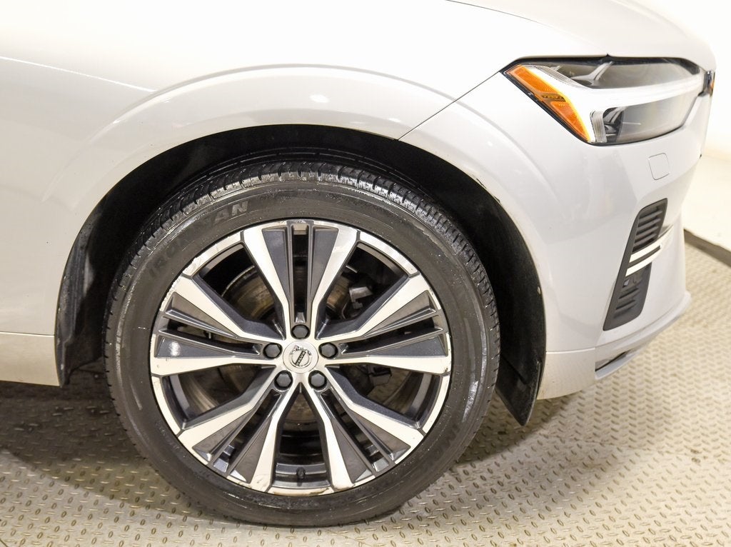 2022 Volvo XC60 B5 Momentum