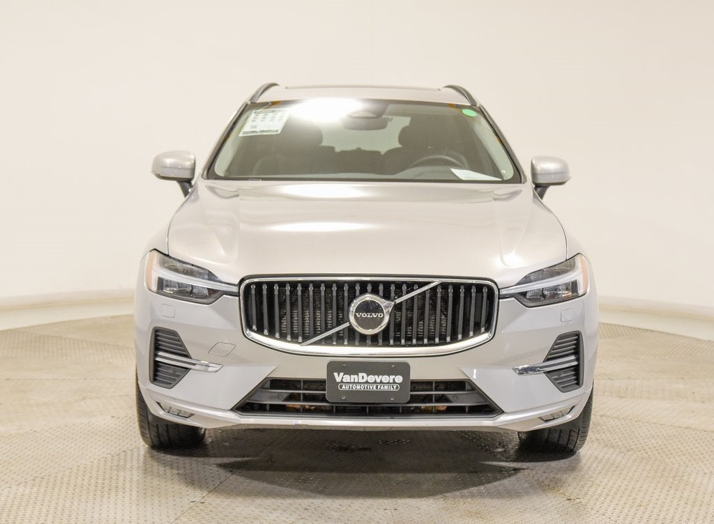 2022 Volvo XC60 B5 Momentum
