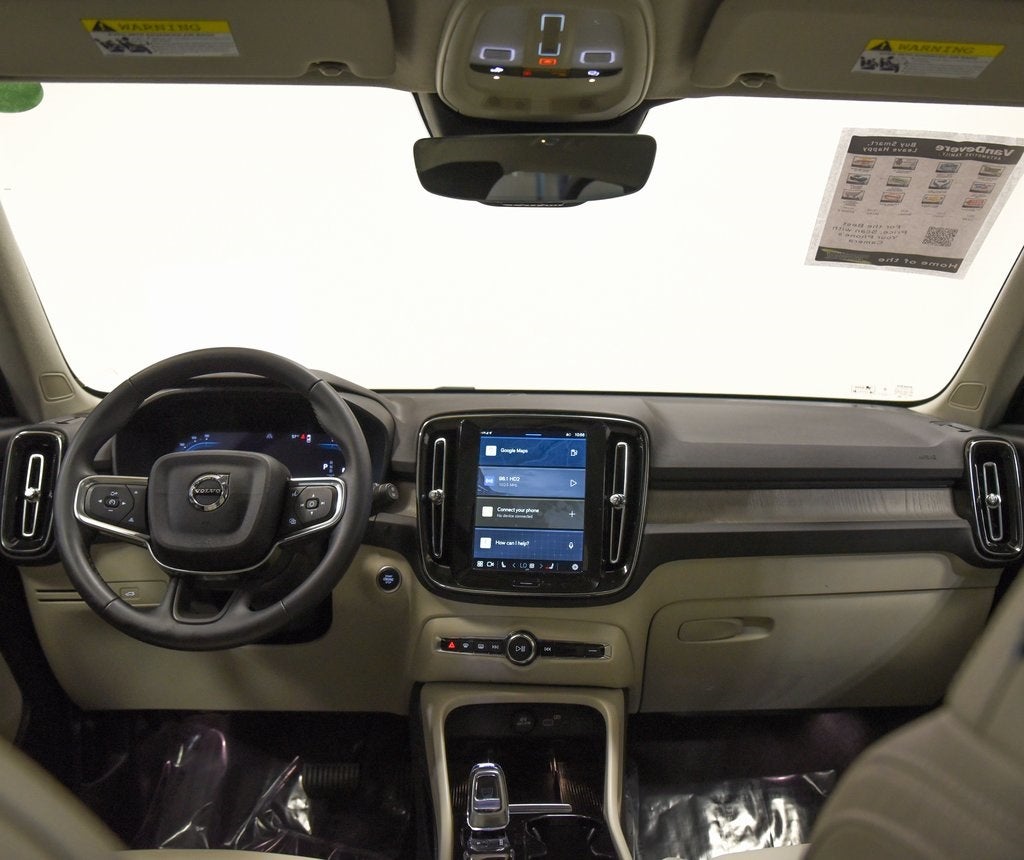 2024 Volvo XC40 B5 Plus Bright Theme