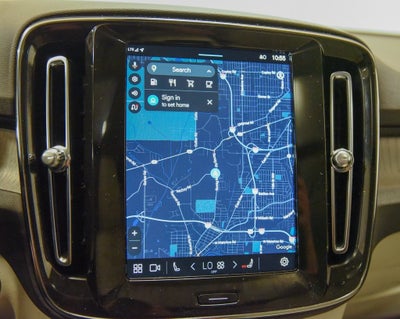 2024 Volvo XC40 B5 Plus Bright Theme