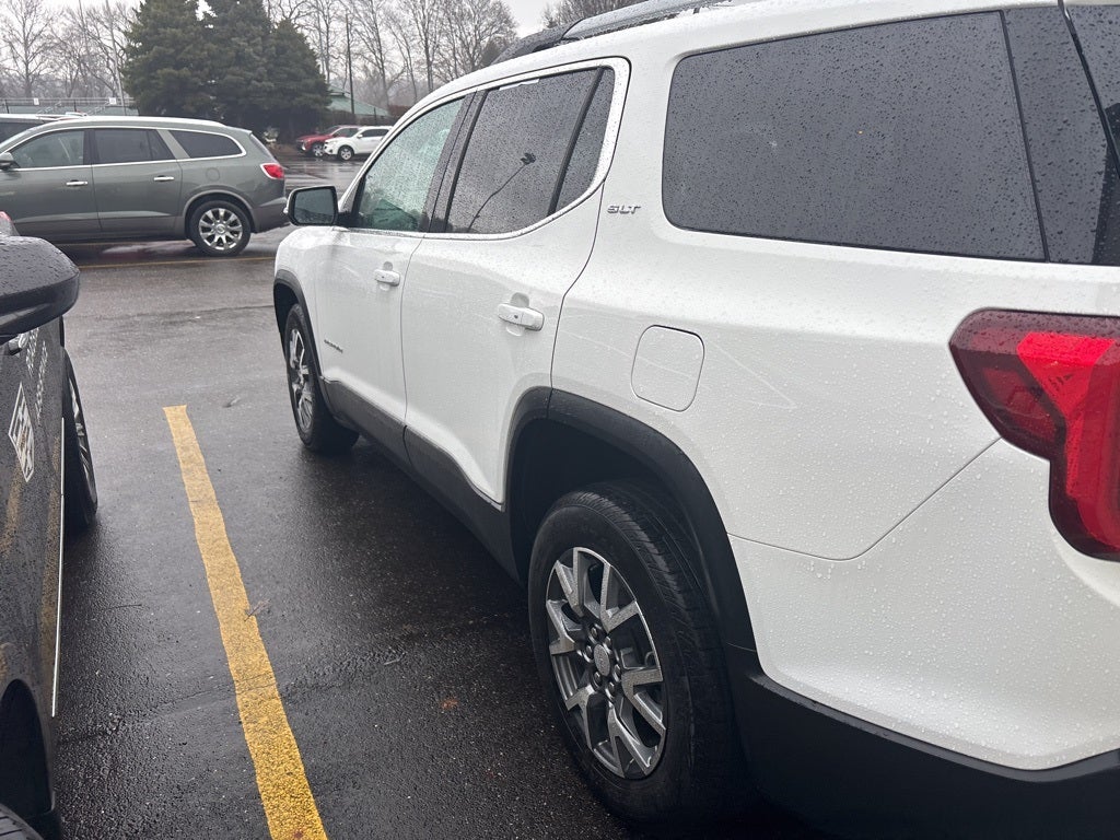 2023 GMC Acadia SLT