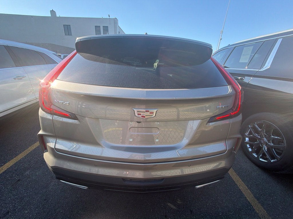 2025 Cadillac XT4 Premium Luxury