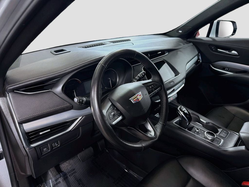 2022 Cadillac XT4 Premium Luxury
