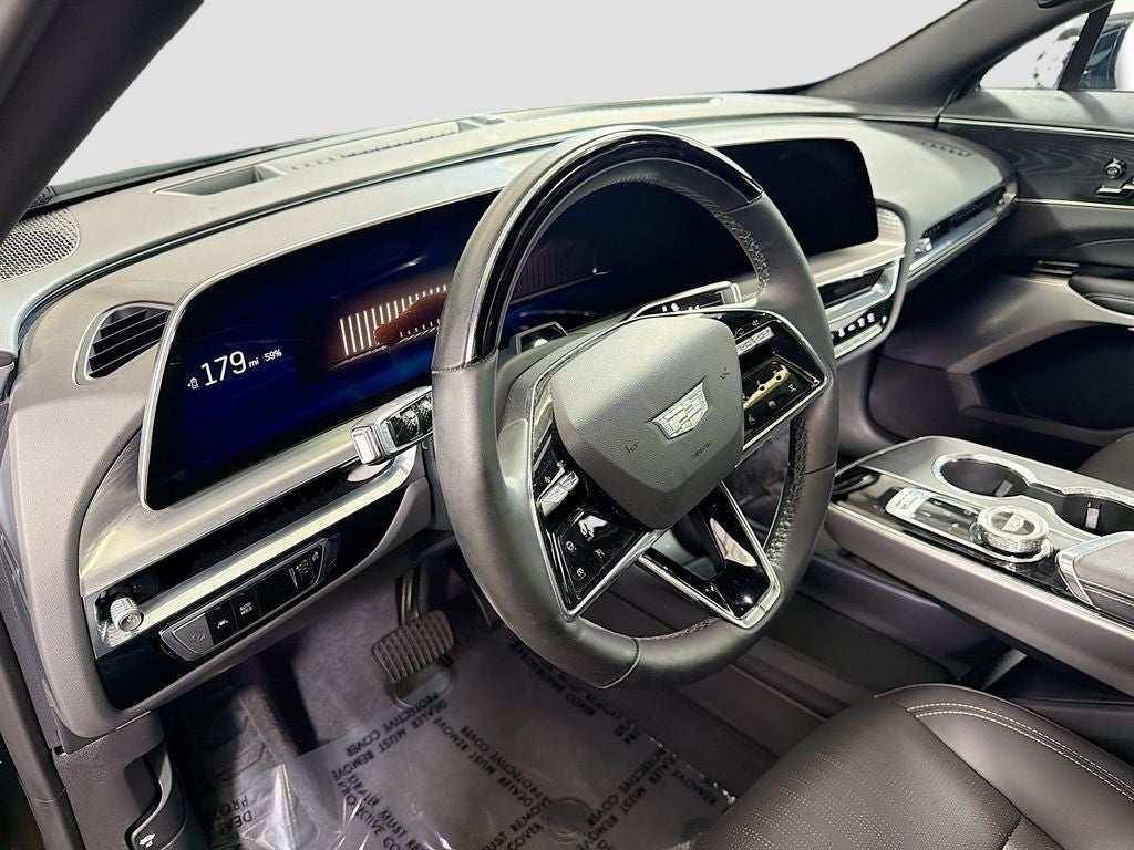 2025 Cadillac LYRIQ Luxury 3