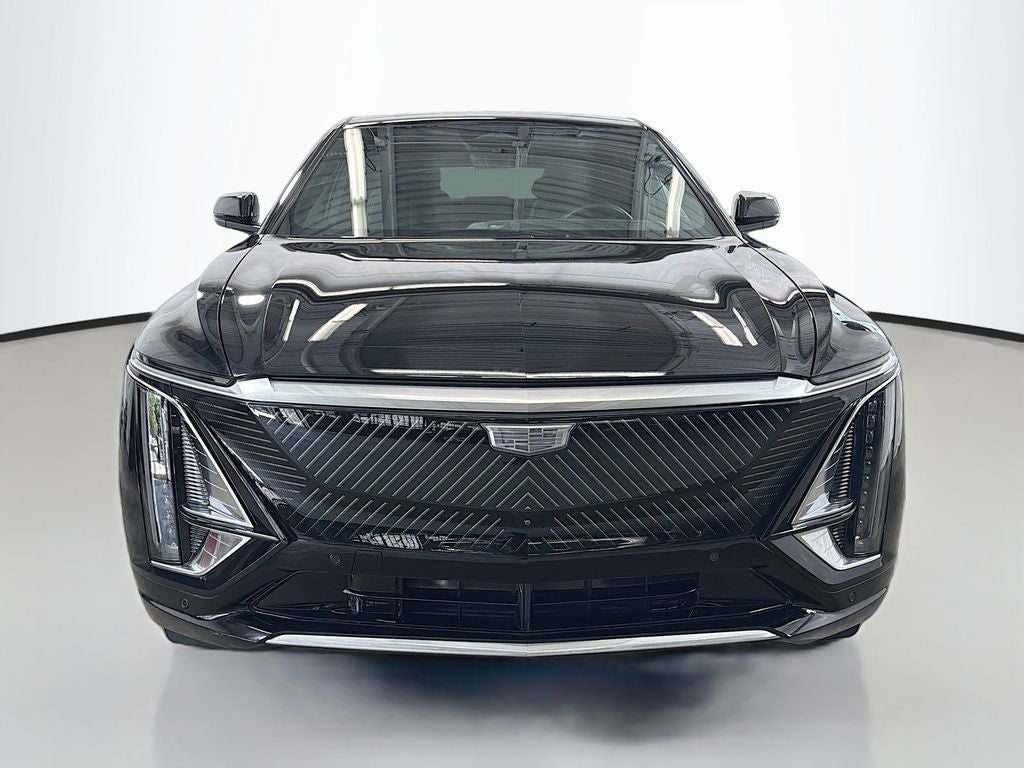2025 Cadillac LYRIQ Luxury 3
