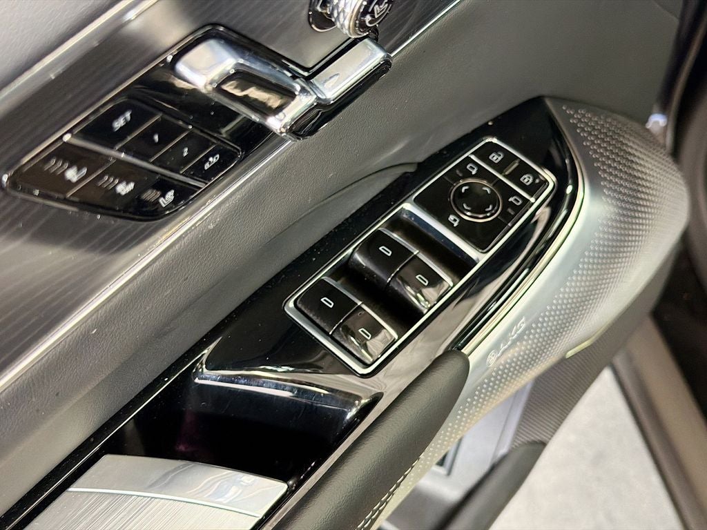 2025 Cadillac LYRIQ Luxury 3