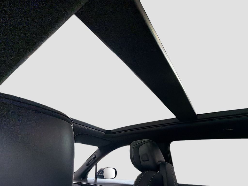2025 Cadillac LYRIQ Luxury 3