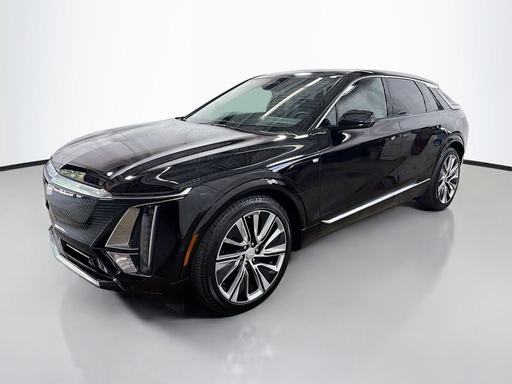 2025 Cadillac LYRIQ Luxury 3