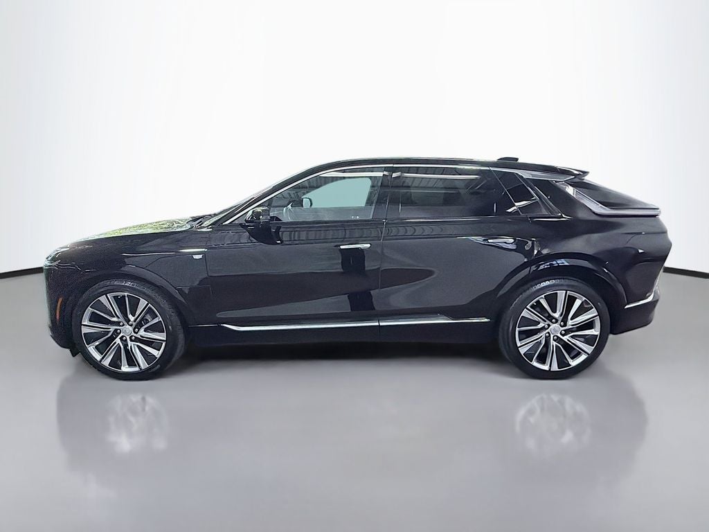 2025 Cadillac LYRIQ Luxury 3