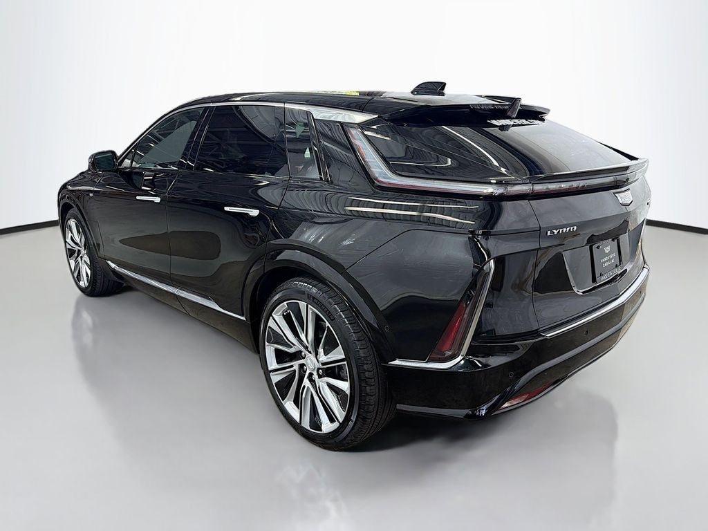 2025 Cadillac LYRIQ Luxury 3