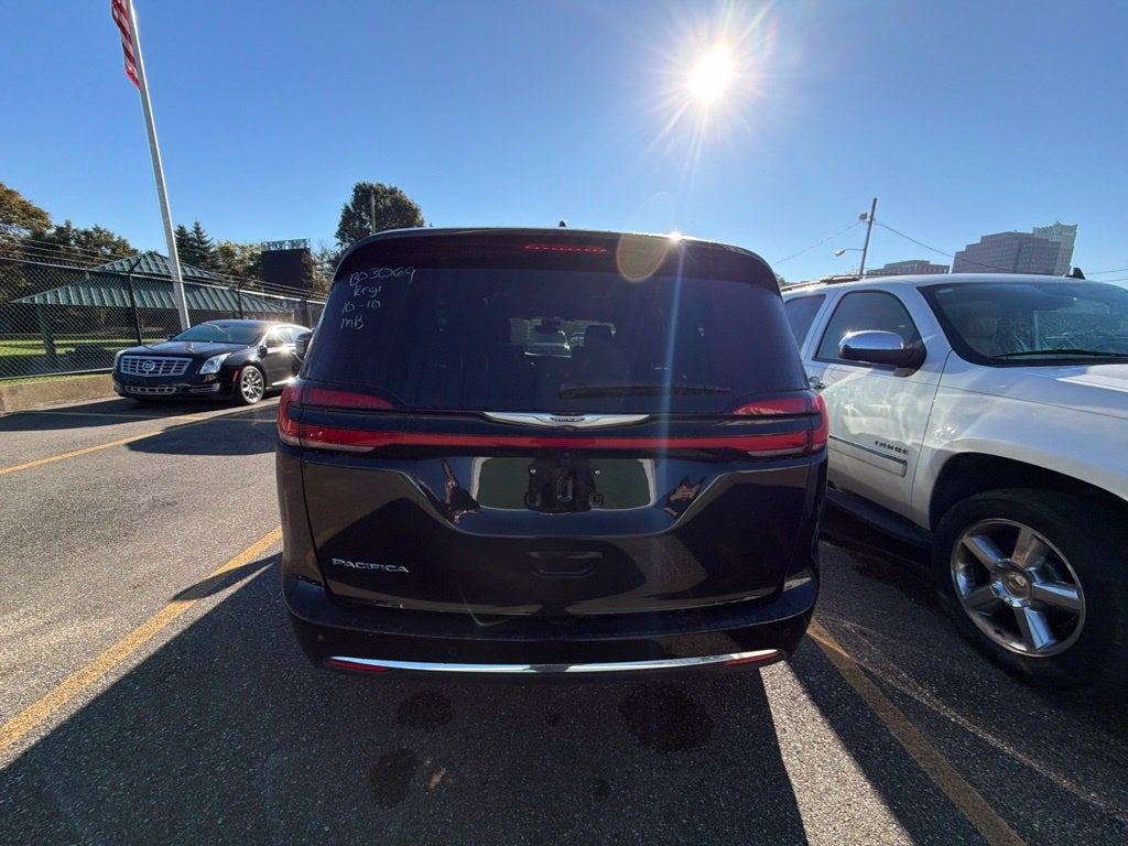 2026 Chrysler Pacifica Select