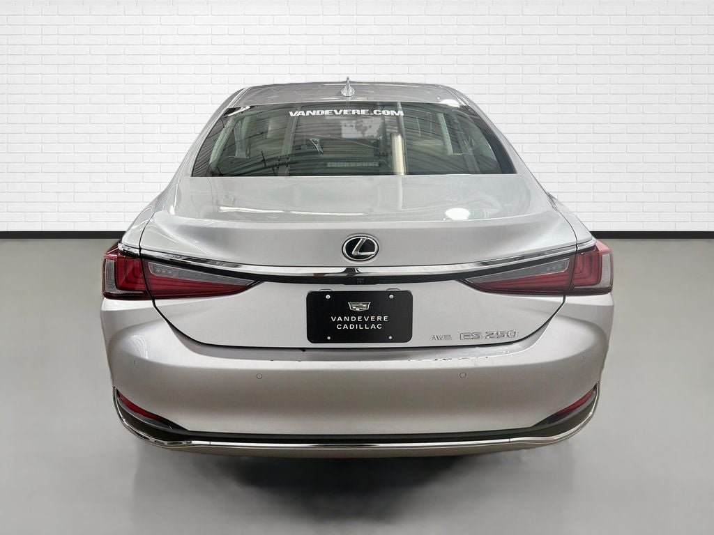 2021 Lexus ES 250