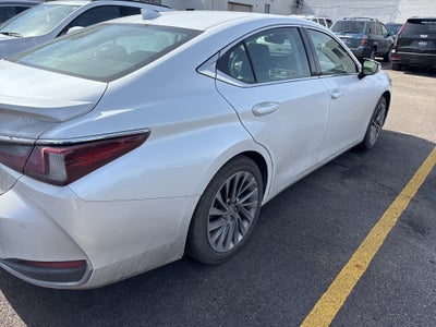 2024 Lexus ES 300h Luxury