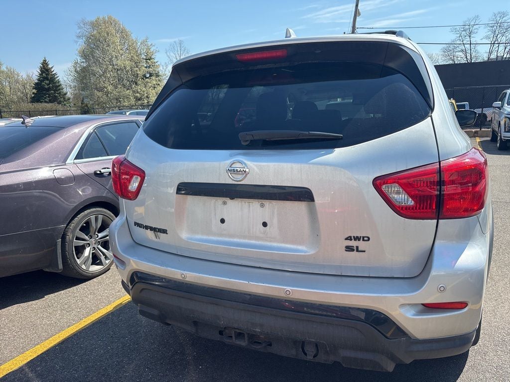 2020 Nissan Pathfinder SL