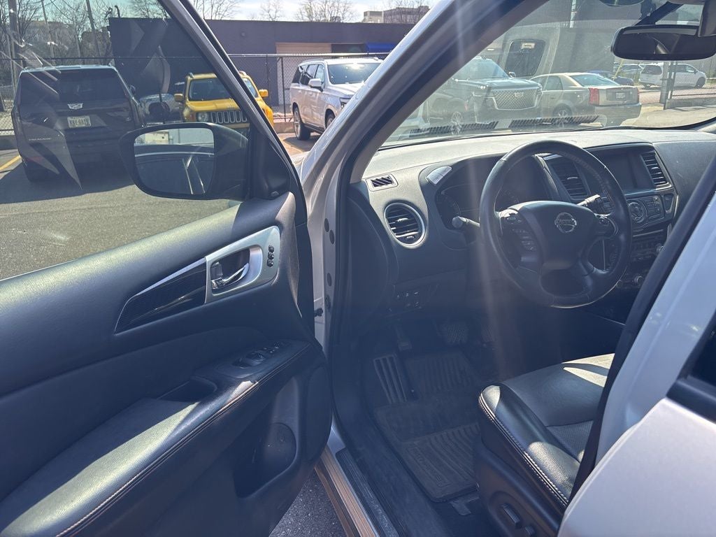 2020 Nissan Pathfinder SL