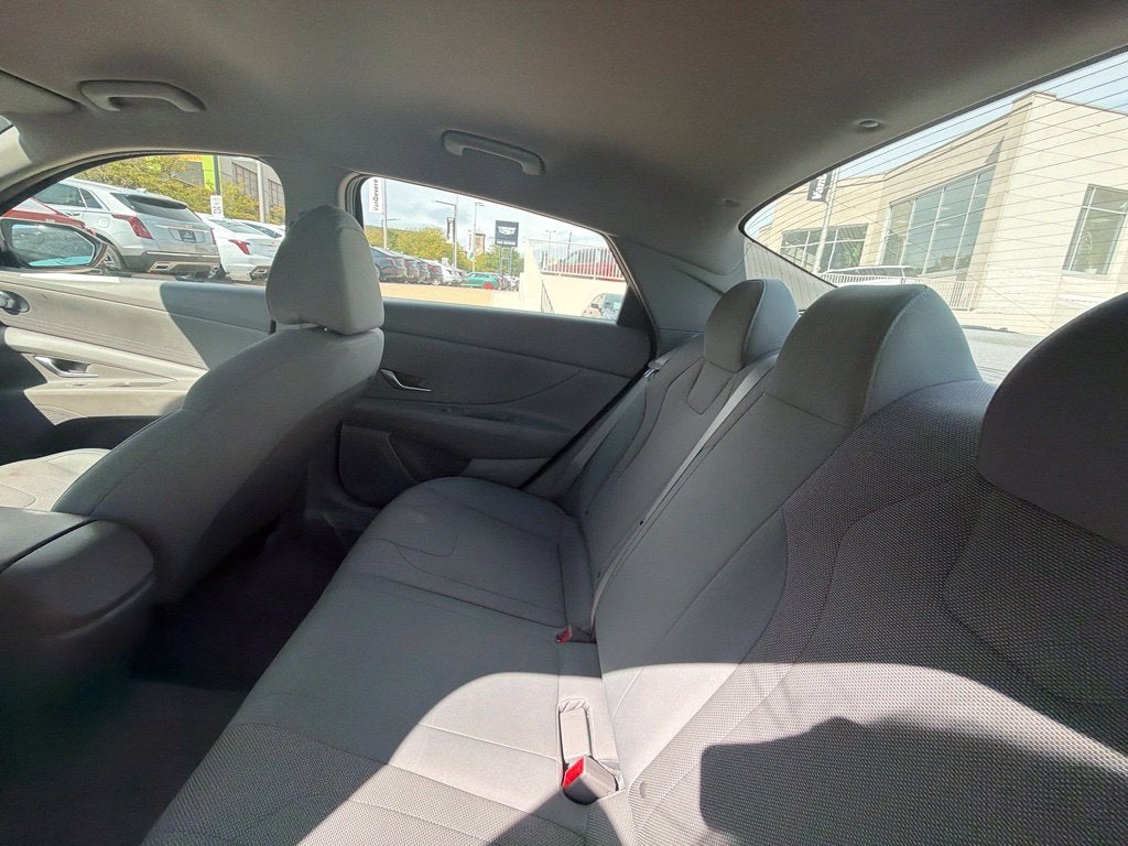 2021 Hyundai Elantra SE