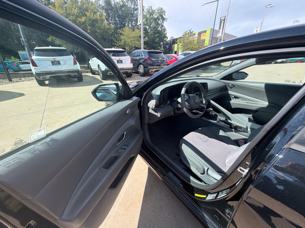 2021 Hyundai Elantra SE