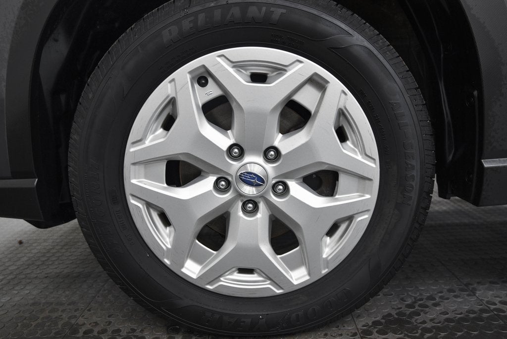 2023 Subaru Forester Base