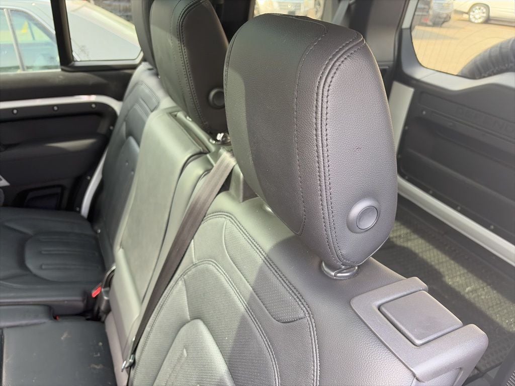 2022 Land Rover Defender 110 S