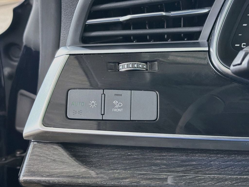 2025 Audi Q8 55 Premium Plus quattro
