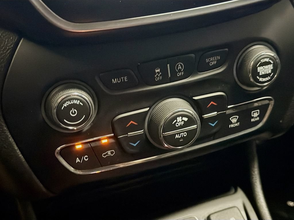 2020 Jeep Cherokee Lux