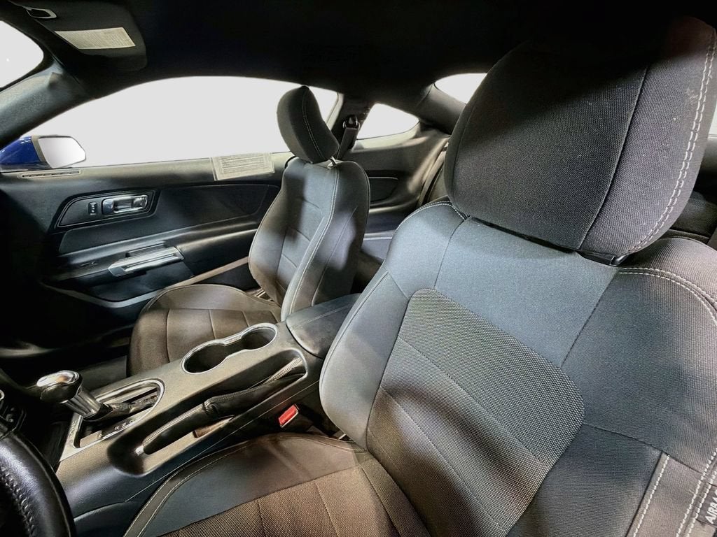 2016 Ford Mustang V6