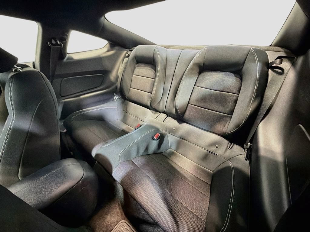 2016 Ford Mustang V6