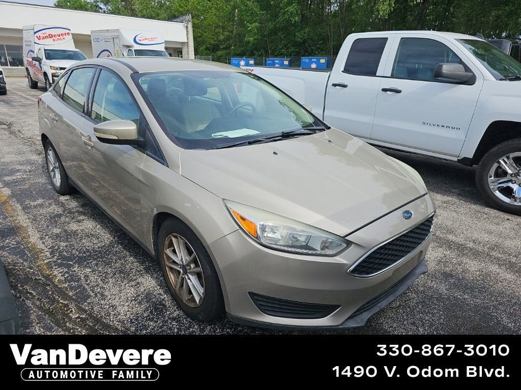 2017 Ford Focus Sedan SE's photo
