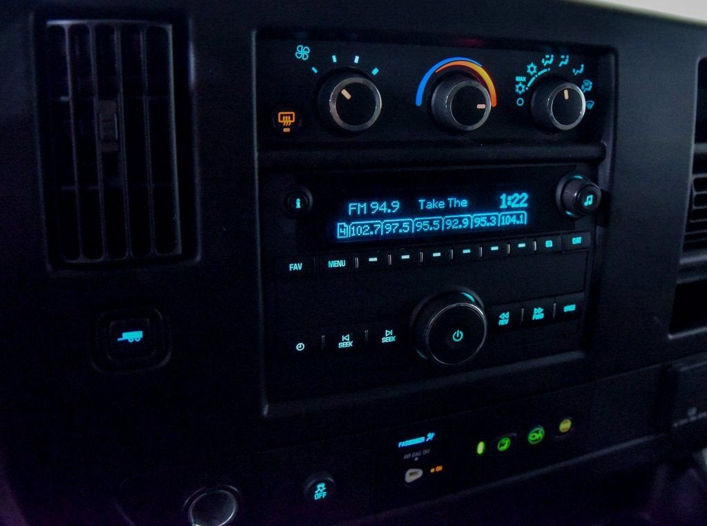 2023 Chevrolet Express Passenger 3500 1LS