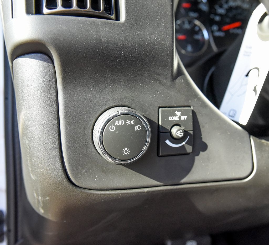 2025 Chevrolet Express Cutaway 3500 1WT