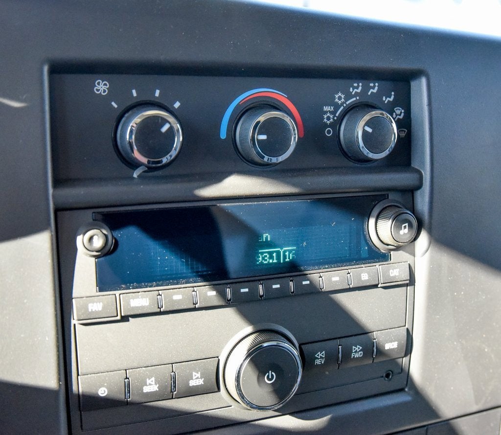 2025 Chevrolet Express Cutaway 3500 1WT