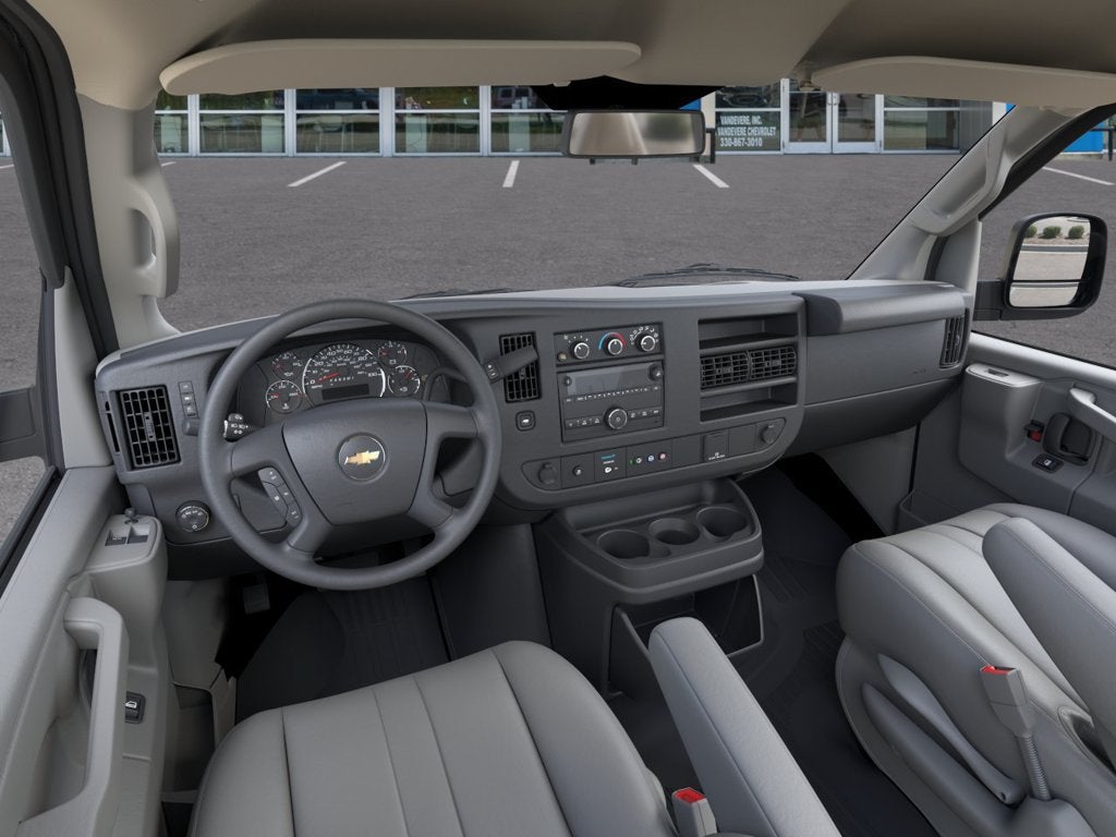 2025 Chevrolet Express Cutaway 3500 1WT