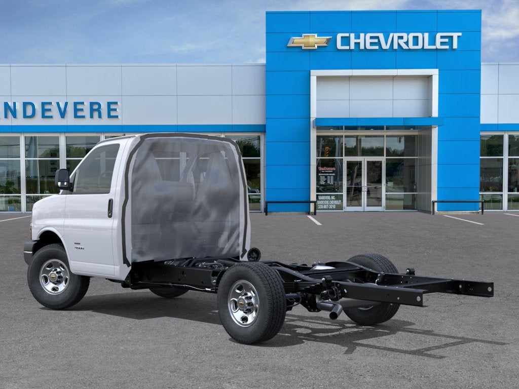 2025 Chevrolet Express Cutaway 3500 1WT