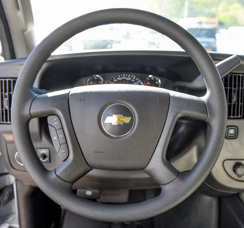 2024 Chevrolet Express Cutaway 3500 1WT