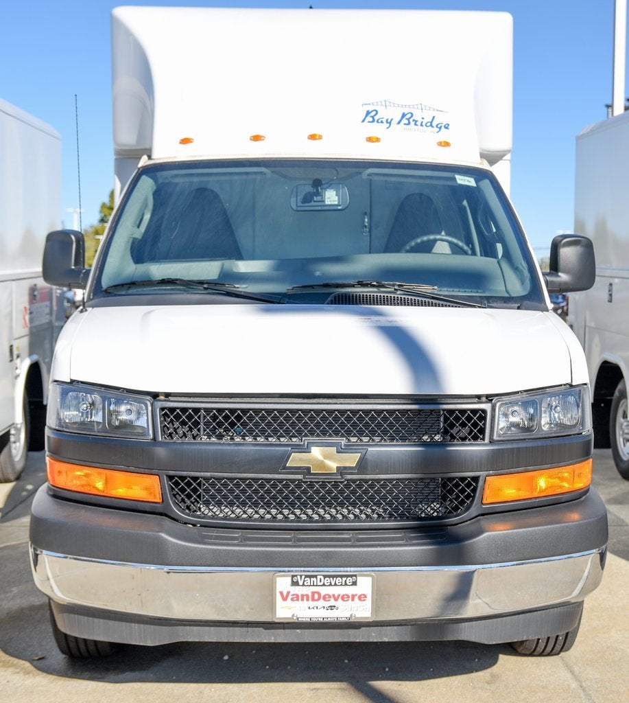 2024 Chevrolet Express Cutaway 3500 1WT