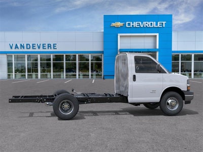 2025 Chevrolet Express Cutaway 3500 1WT