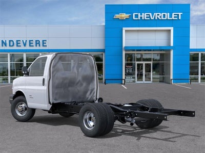2025 Chevrolet Express Cutaway 3500 1WT
